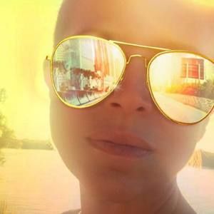 Meet your Posher, Roxanne